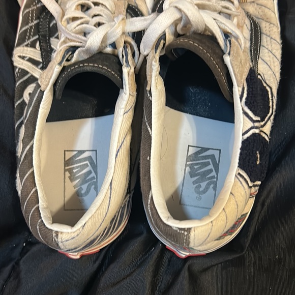 Vans - Picture 6 of 6